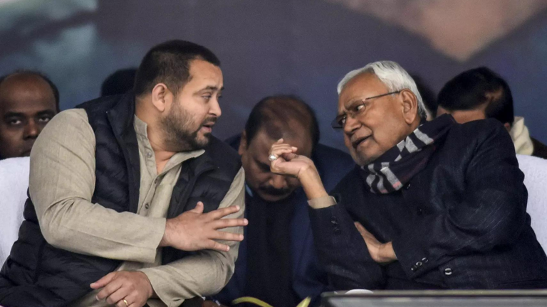 ‘हाथ जोड़कर माफी मांग रहे थे’ दोबारा गलती नहीं करेंगे: तेजस्वी यादव
