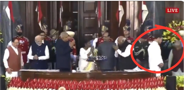 संविधान दिवस समारोह में राहुल गांधी ने राष्ट्रपति का अभिवादन नहीं किया: भाजपा “कितनी घटिया मानसिकता”