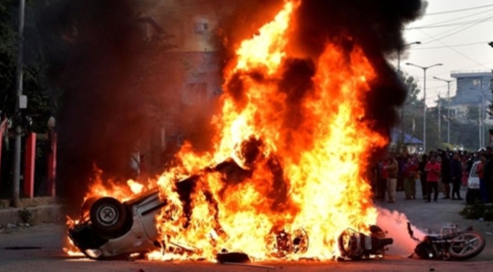 Manipur Violence: 6 लाशें मिलने से फिर बिगड़े मणिपुर के हालात, हिंसा देख स्कूल-कॉलेज बंद, अमित शाह ने की समीक्षा बैठक