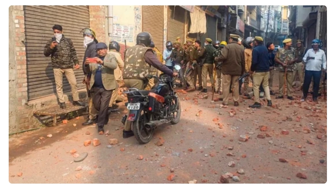 देश में फिर हुई धर्म नफरती रंजिश, मानवता शर्मशार; यूपी के संभल में मस्जिद के सर्वेक्षण को लेकर हुई झड़प में 3 की मौत: