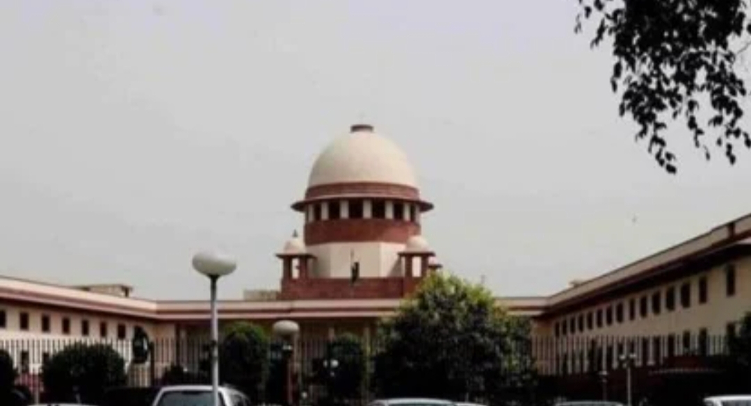 संविधान की प्रस्तावना में ‘समाजवादी’ और ‘धर्मनिरपेक्ष’ शब्द शामिल करने के खिलाफ याचिकाएं सुप्रीम कोर्ट ने खारिज कीं