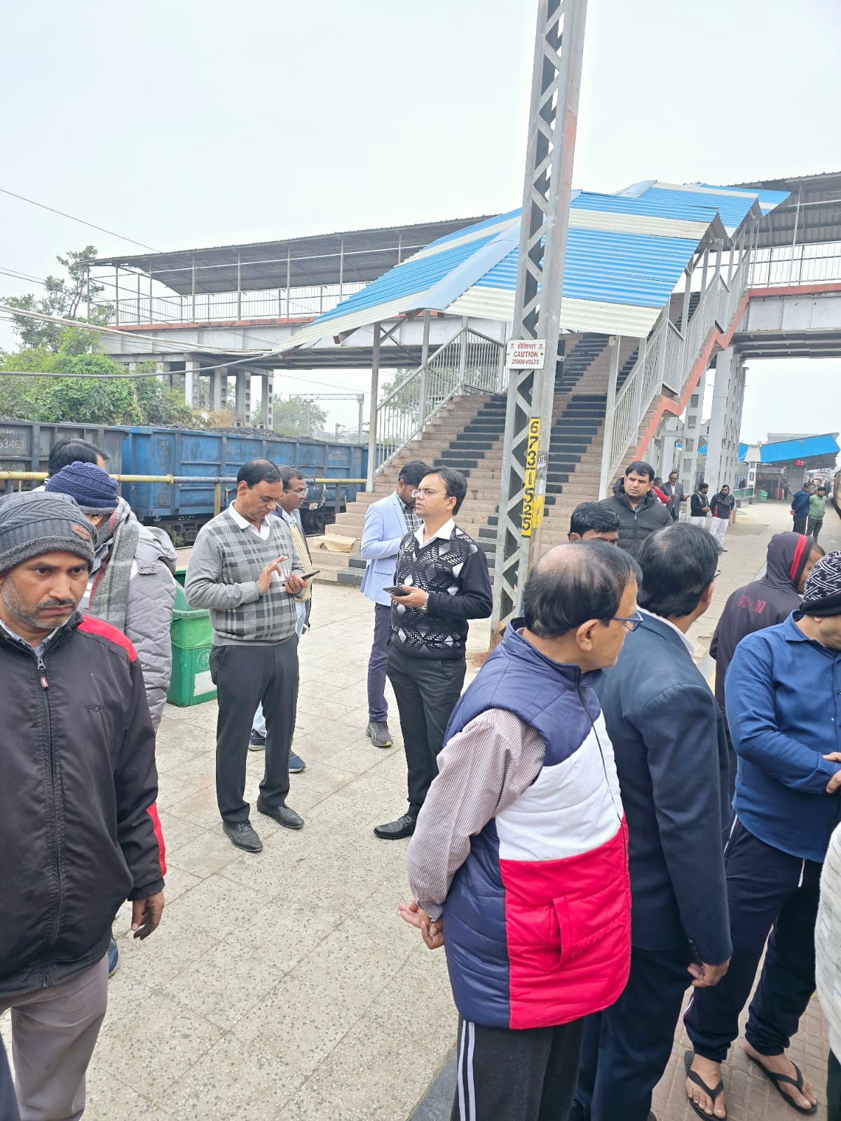 मुगलसराय में टुटे चक्के के स्ट्रींग के साथ पहुंची कालका ऐक्सप्रेस,अधिकारियों में हड़कंप