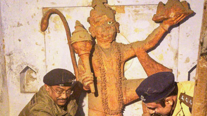 संभल में 46 साल बाद खुला हनुमान और भगवान शिव मंदिर