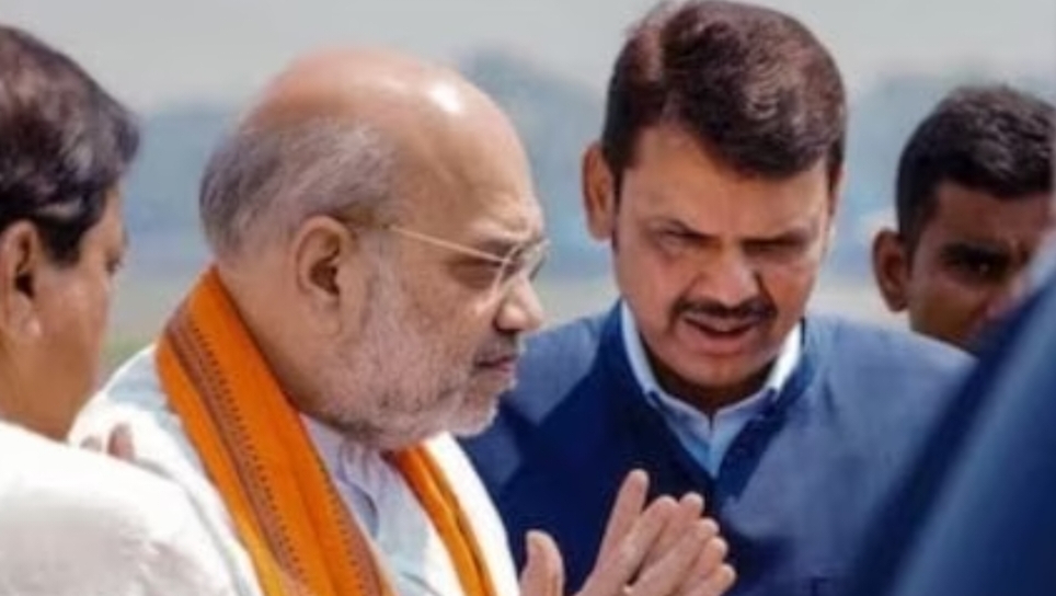 महाराष्ट्र में ऑपरेशन लोटस की तैयारी में बीजेपी?