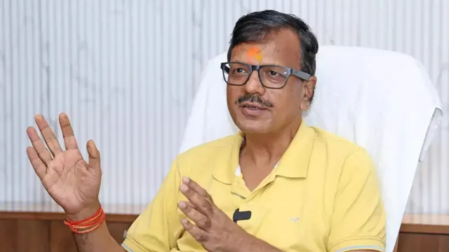 PM पुरस्कार से सम्मानित होंगे IAS अनुराग श्रीवास्तव, जल जीवन मिशन प्रॉजेक्ट में सोलर पावर प्रयोग के लिए अवार्ड
