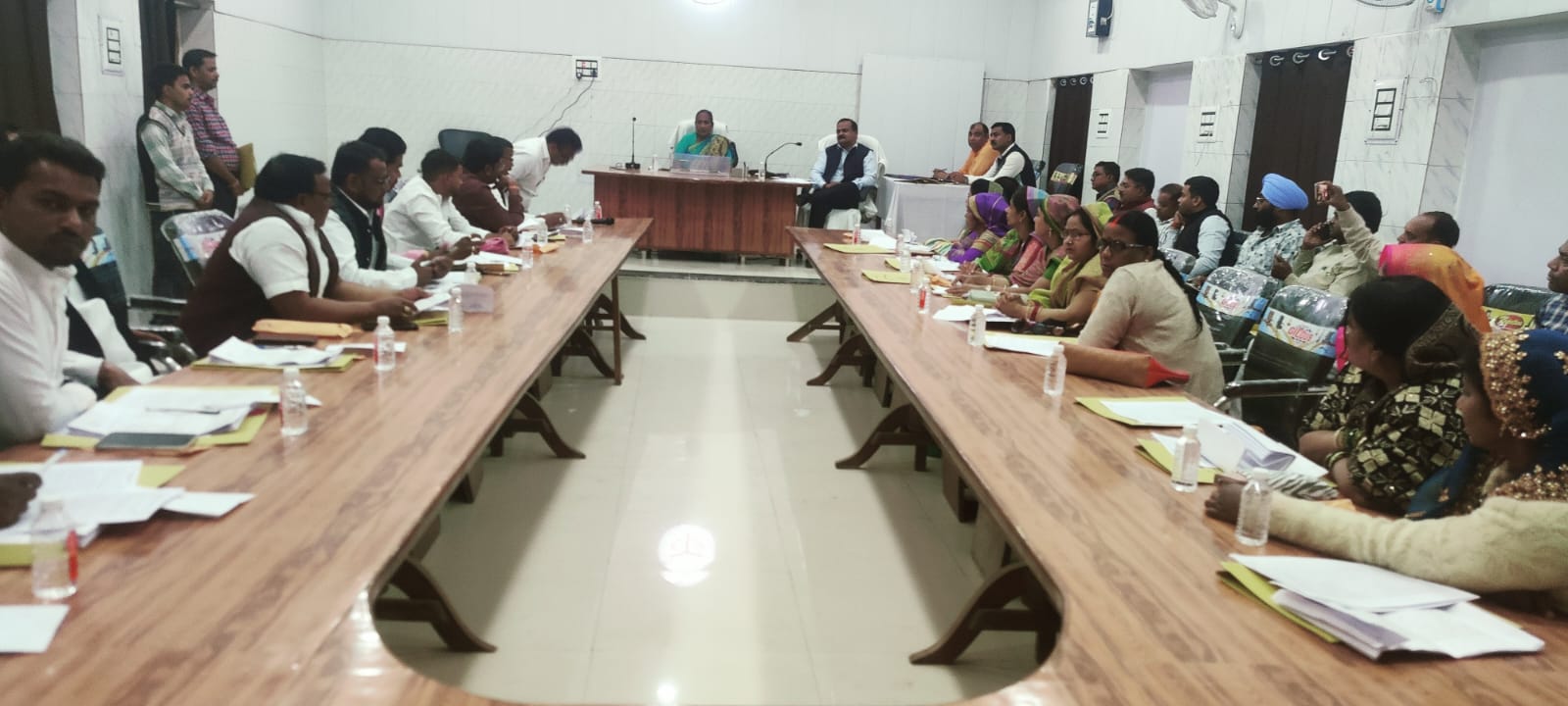 स्वकर प्रणाली 2024 को लागू किये जाने प्रस्ताव पर मुगलसराय सभासदों ने जताया विरोध