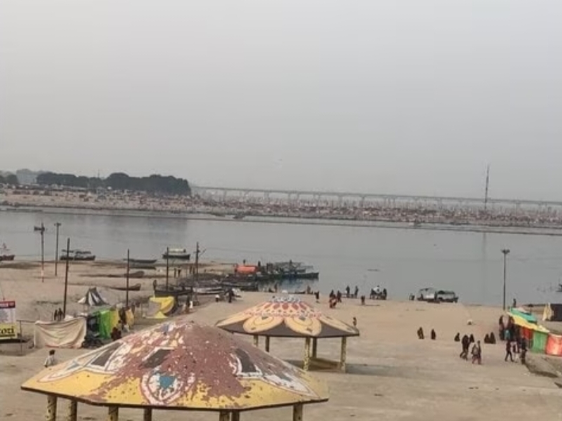 अरैल में स्नान करने वालों के लिए गंगा बनीं वरदान