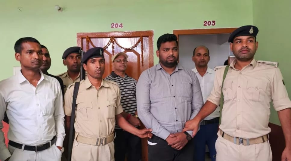 पांच हजार की घुस लेते कानुनगो को निगरानी ने दबोचा