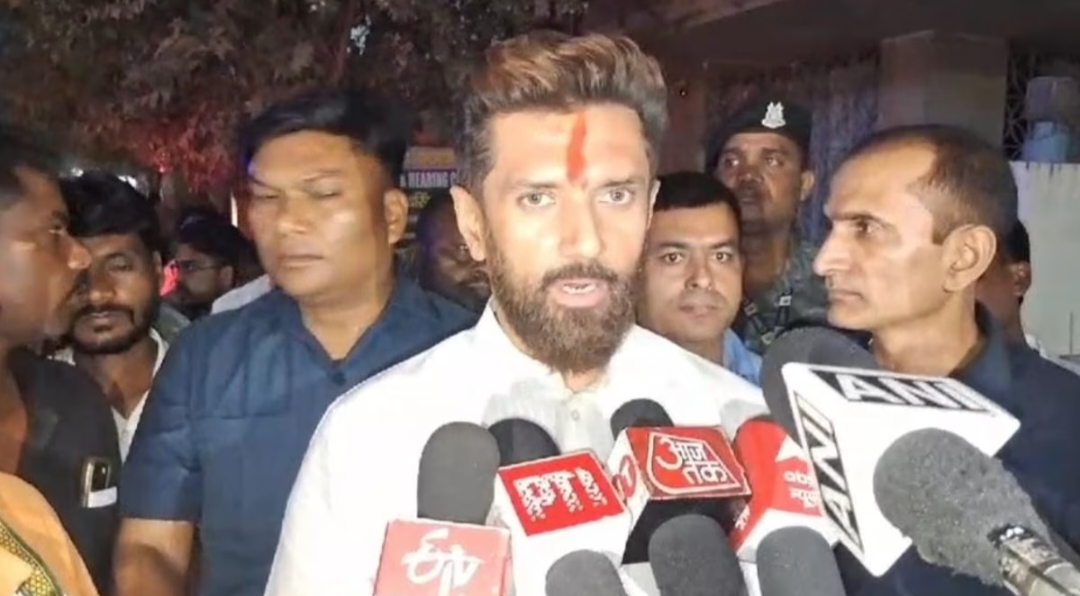Bihar Politics: ’15 साल की पुरानी गाड़ी नहीं चलेगी’, तेजस्वी यादव के बयान पर चिराग पासवान ने दिखा दिया ‘आईना’