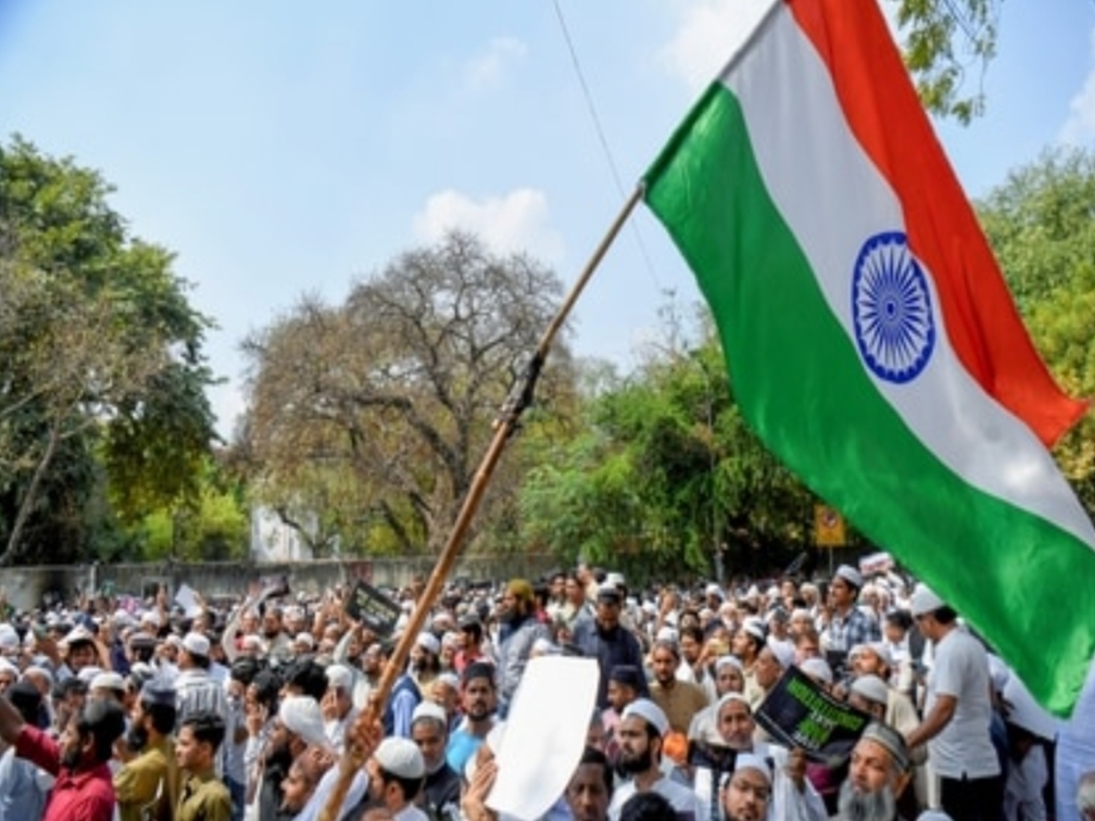 वक्फ बोर्ड खत्म करने की मांग; दिल्ली में हिन्दू संगठनों की महापंचायत, राष्ट्रपति-पीएम को ज्ञापन