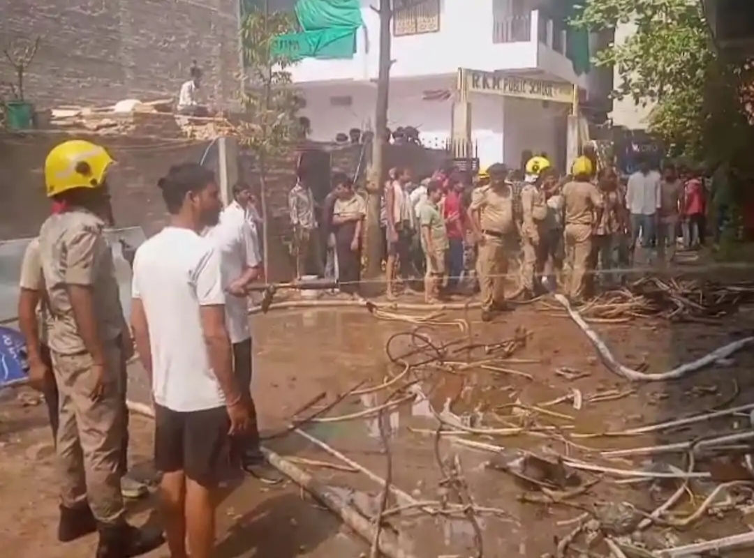 इलेक्ट्रिक गोदाम में शॉर्ट-सर्किट से लगी आग, 70 लाख से अधिक के नुकसान की आशंका, फायर बिग्रेड की टीम ने आग पर पाया काबू