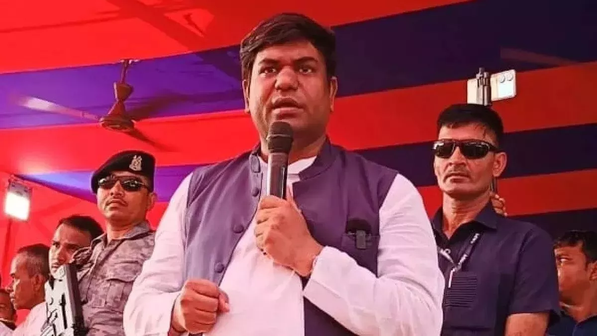 Bihar Politics: महागठबंधन में सीट बंटवारे पर मुकेश सहनी का बड़ा बयान, तेजस्वी के नेतृत्व पर भी बोले