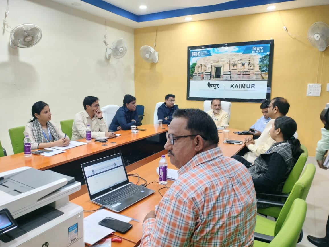 कैमुर में मतगणना कर्मियों का द्वितीय रैंडमाइजेशन संपन्न